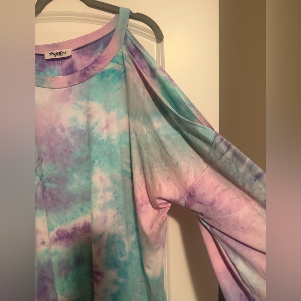 Cold shoulder blouse - Picture 2 of 2